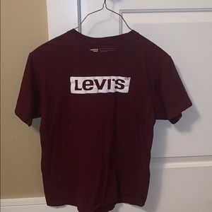 levi’s tee